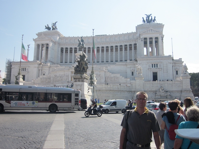 0350 Vittorio Emanuele II Monument