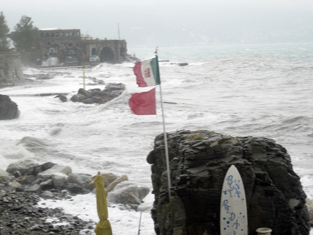 1400 Portofino Wind & Waves 3